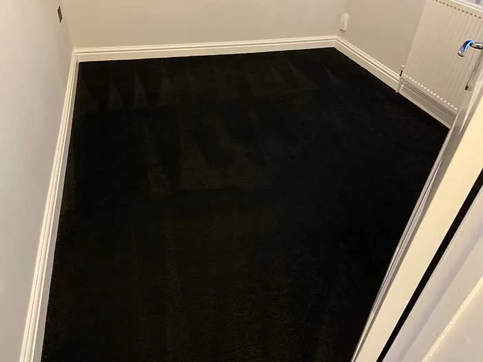 Before and after carpet cleaning results in Bedfordshire home
