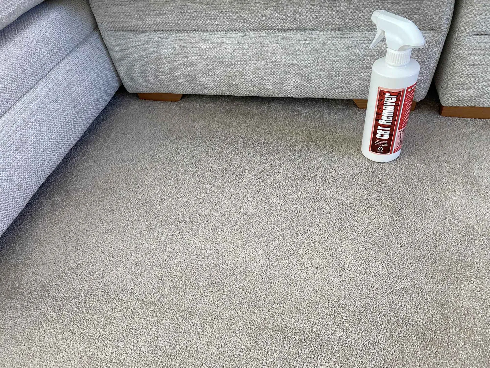 Commercial carpet cleaning service in Buckinghamshire office space